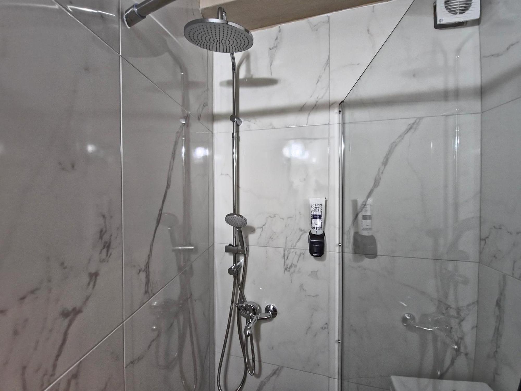 Gpxclr Microluxesuite Apartment