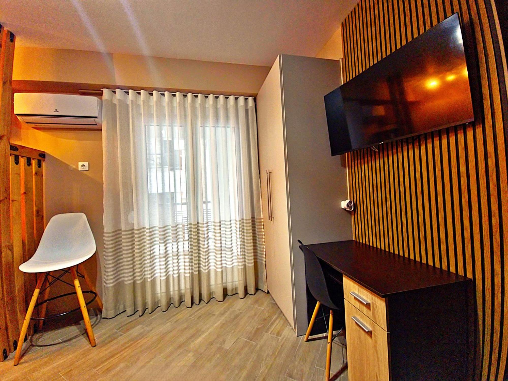 Gpxclr Microluxesuite Apartment